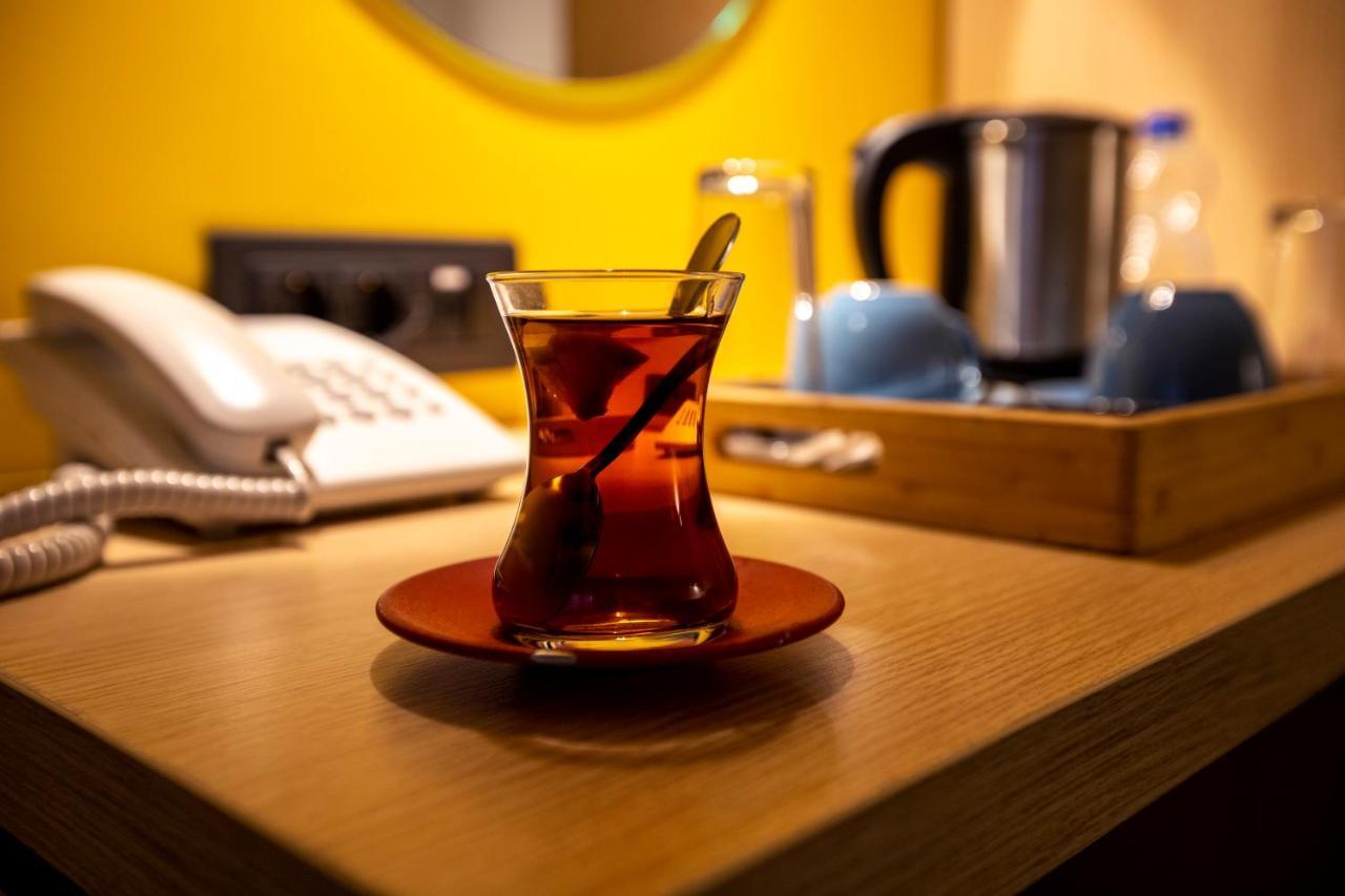 Hotel 4 Llulla Pristina Eksteriør bilde