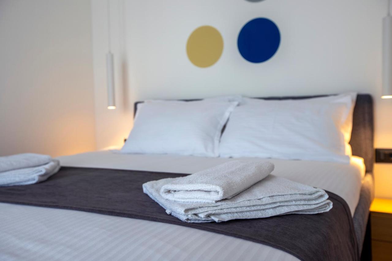 Hotel 4 Llulla Pristina Eksteriør bilde