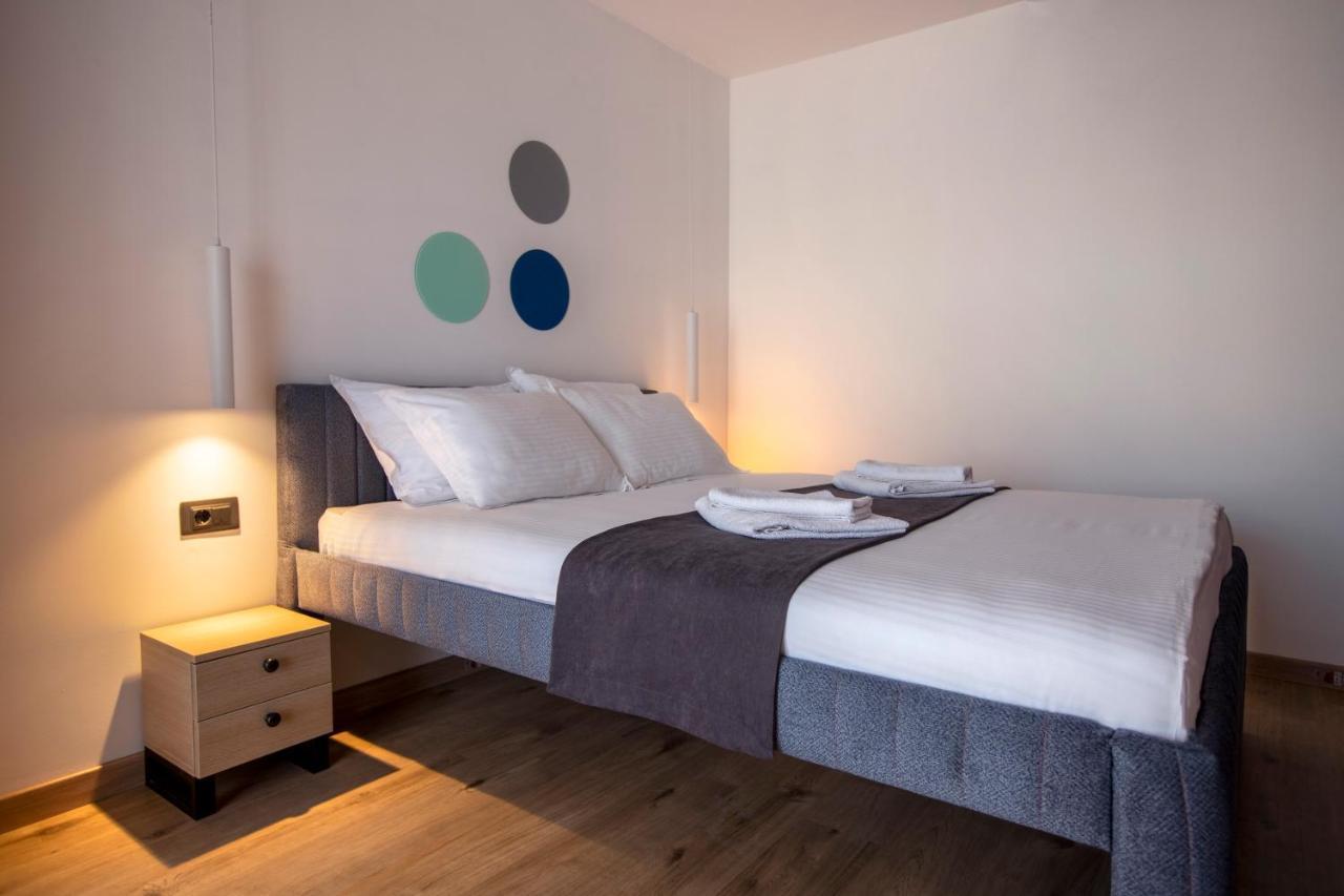 Hotel 4 Llulla Pristina Eksteriør bilde