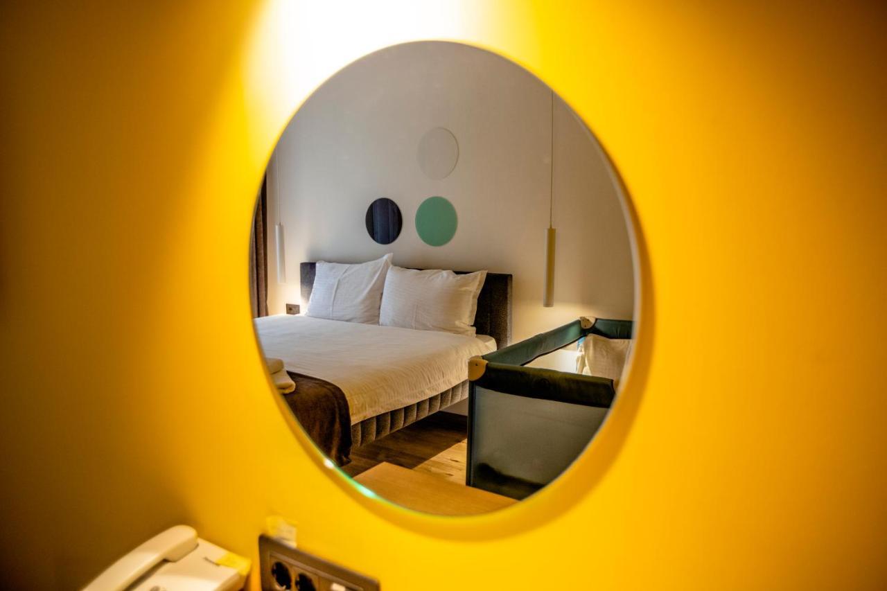 Hotel 4 Llulla Pristina Eksteriør bilde